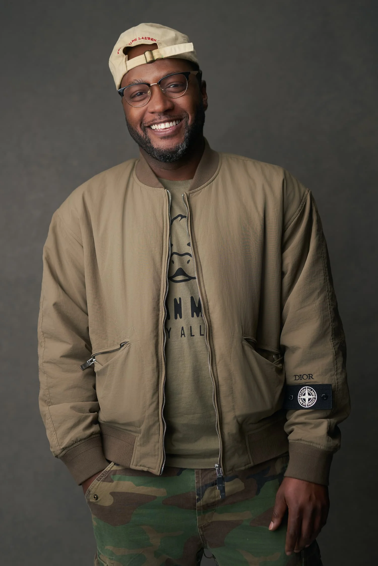 Body Language Tips for Natural, Confident Headshots