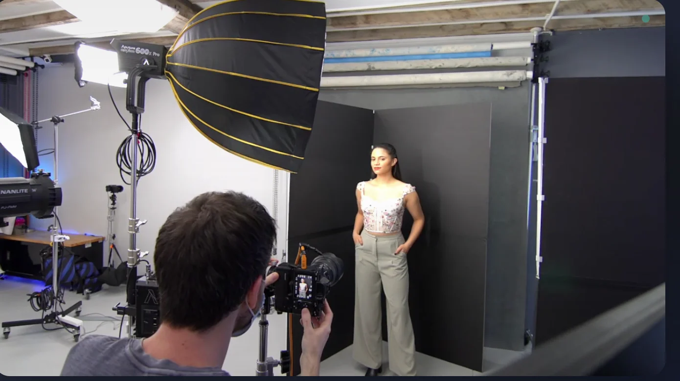 What to Expect During Your Headshot Session: A Behind-the-Scenes Guide